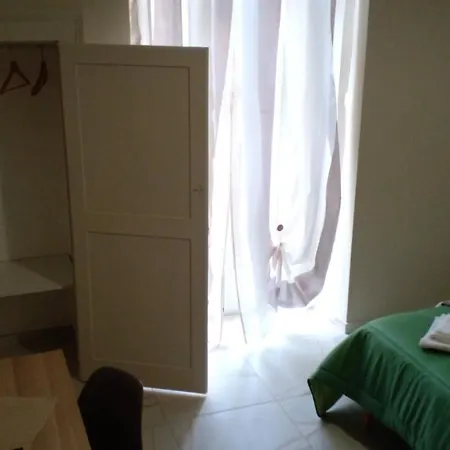 La Rosa Rossa Guest house