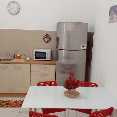 La Rosa Rossa Guest house *